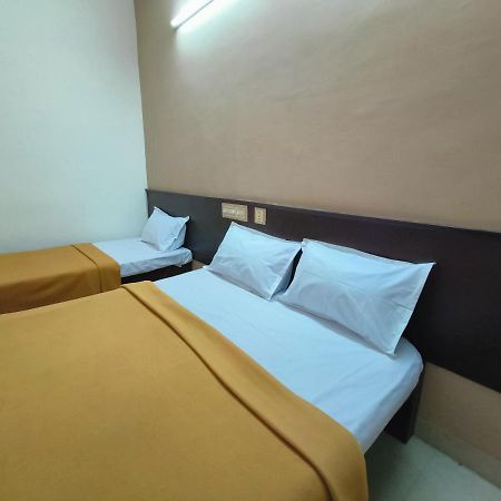 Royal Residency Hotel Kumbakonam Buitenkant foto