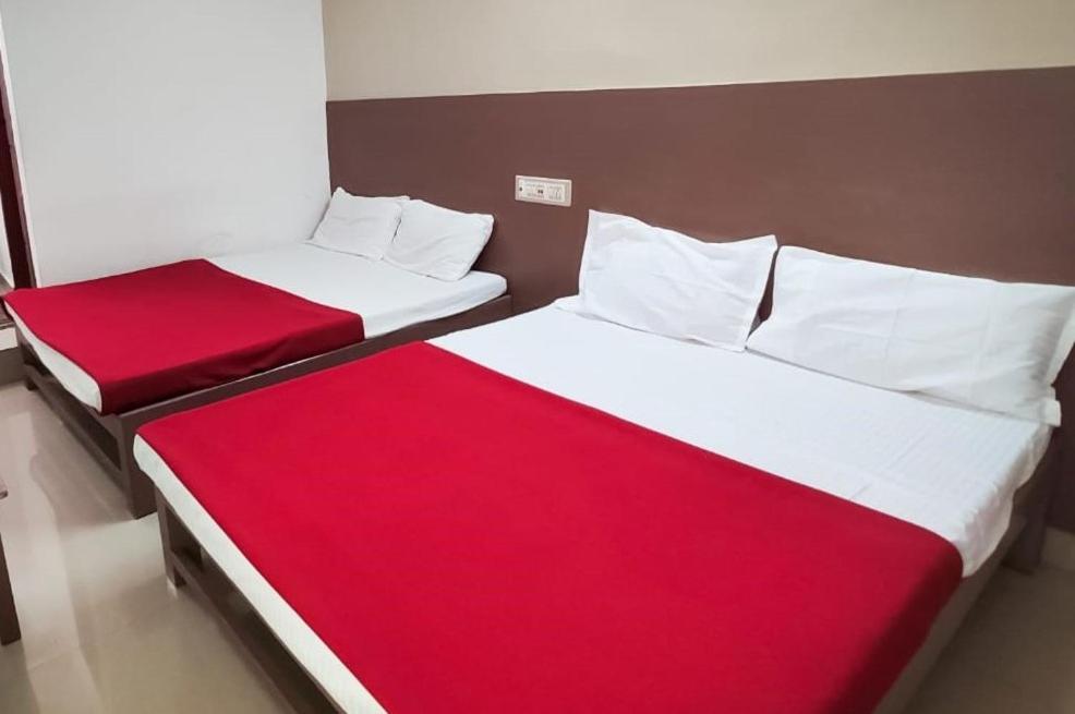 Royal Residency Hotel Kumbakonam Buitenkant foto